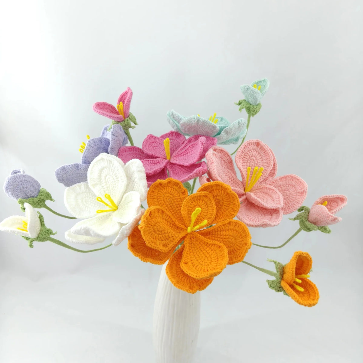 décoration maison fleurs tricotées violet orange rose blanc vert artisanal occasion fête mariage anniversaire