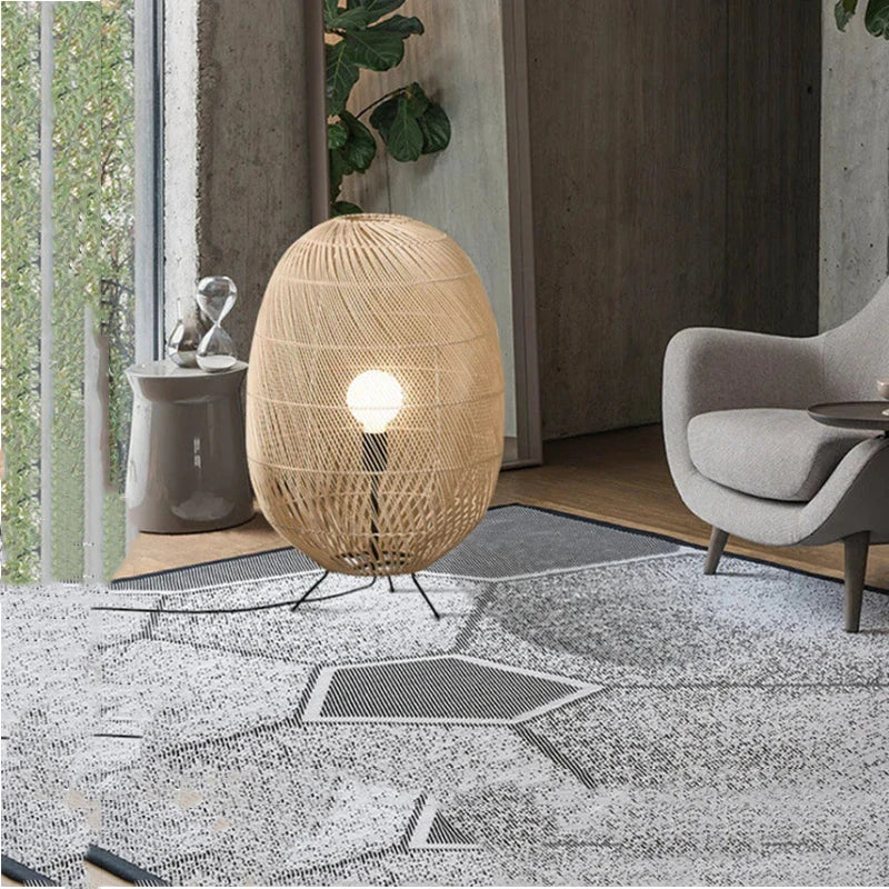 lampe sol moderne rattan tressé beige clair pieds noirs câble noir 11 15w led