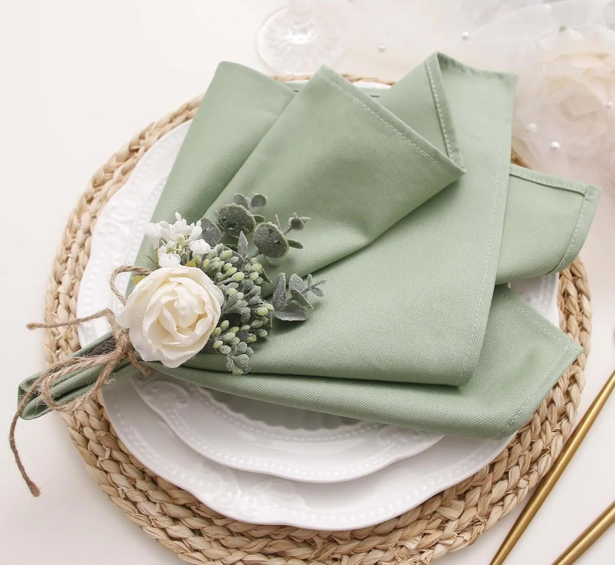 serviettes table vert pastel rose pâle beige clair motif uni classique élégant nœud fleur