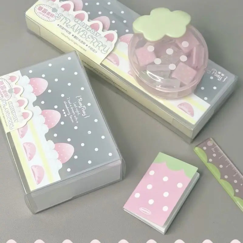 boîte rangement transparente rose motifs floraux points blancs épingles cheveux photos cartes postales poignées