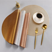 set table rond tressé or argenté rose moderne élégant minimaliste