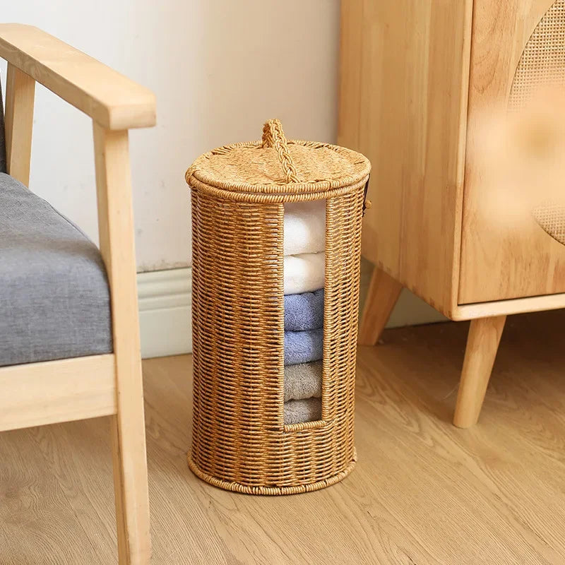 panier tressé marron clair rangement salle bain chambre couvercle poignée serviettes rustique traditionnel