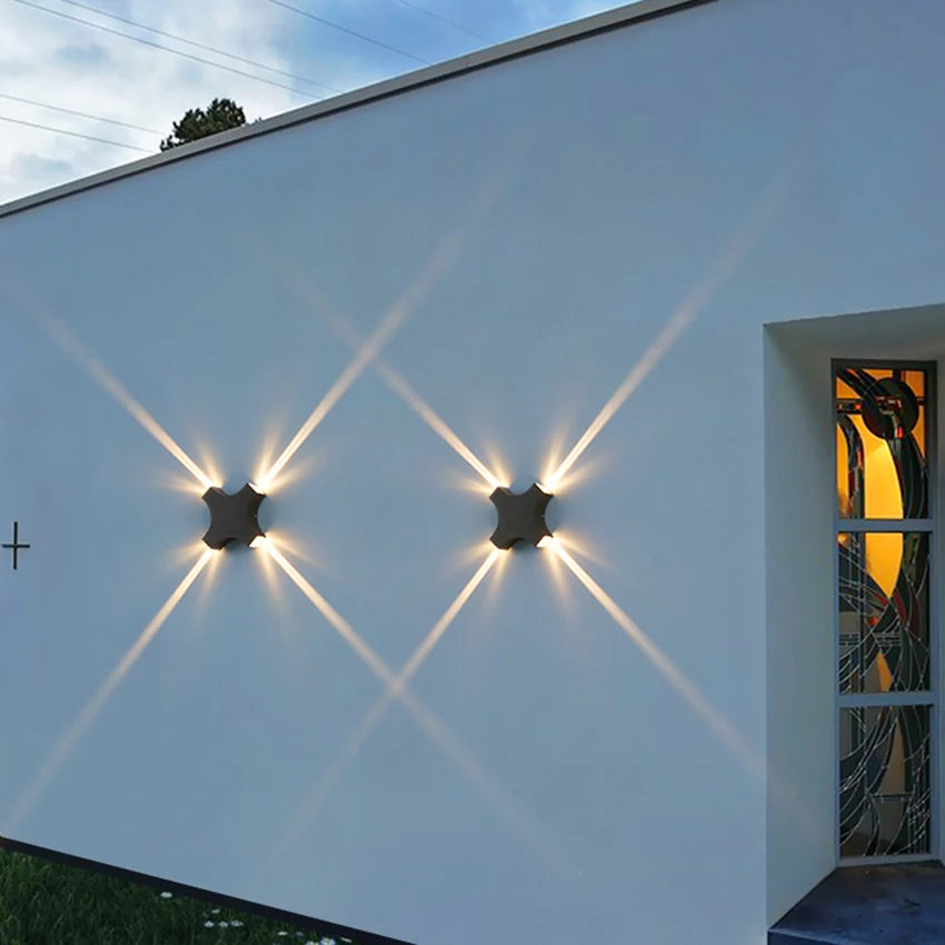 Effet d'éclairage blanc chaud de l'applique murale LED en soirée