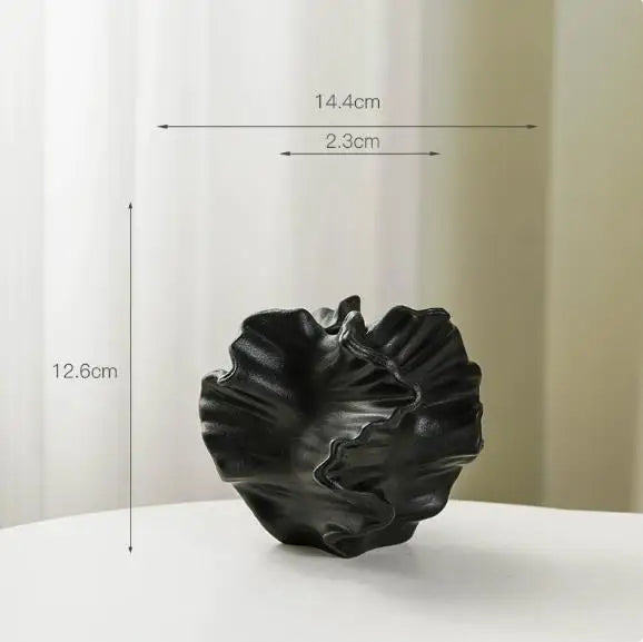 vase céramique porcelaine moderne beige clair relief sculptural plumes séchées fleur artificielle opaque organique