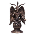 statue baphomet chèvre ailes dragon noir bougies rouges décoration gothique fantaisie occulte