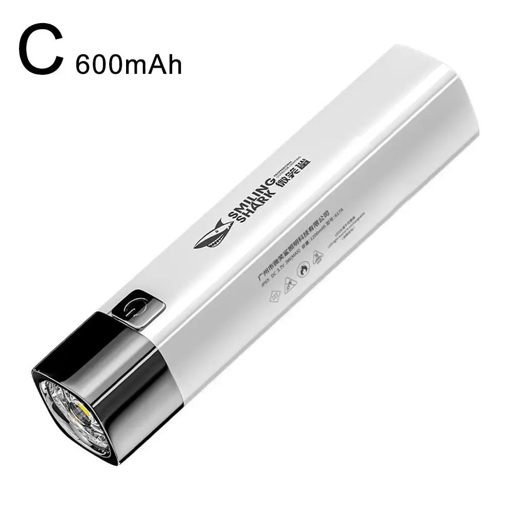 lampe torche blanc moderne batterie intégrée 1200mAh distance éclairage 50m lumiere 160 lumens