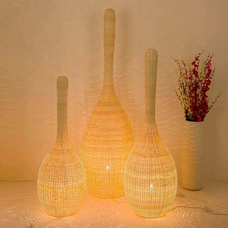 lampe sol moderne rotin naturel couleur beige blanc tissée main