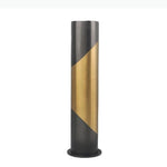 vase decoratif moderne noir doré geometrique arrangement fleurs table minimalistebranches feuilles rougeOpaque matelasse