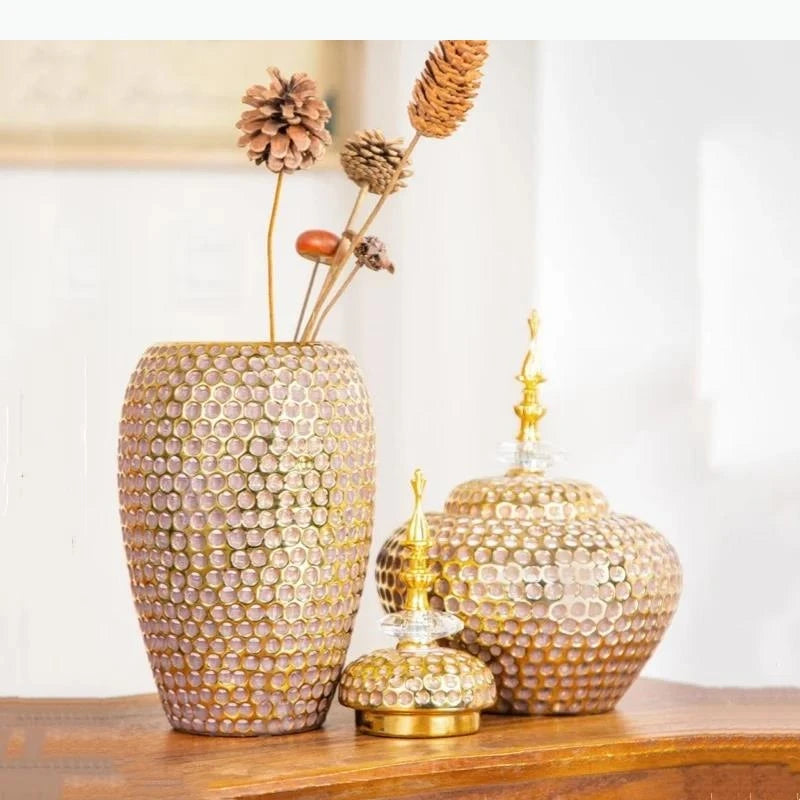 vases decoratifs geometriques or rose blanc jaune fleurs artificielles marguerites cones seches