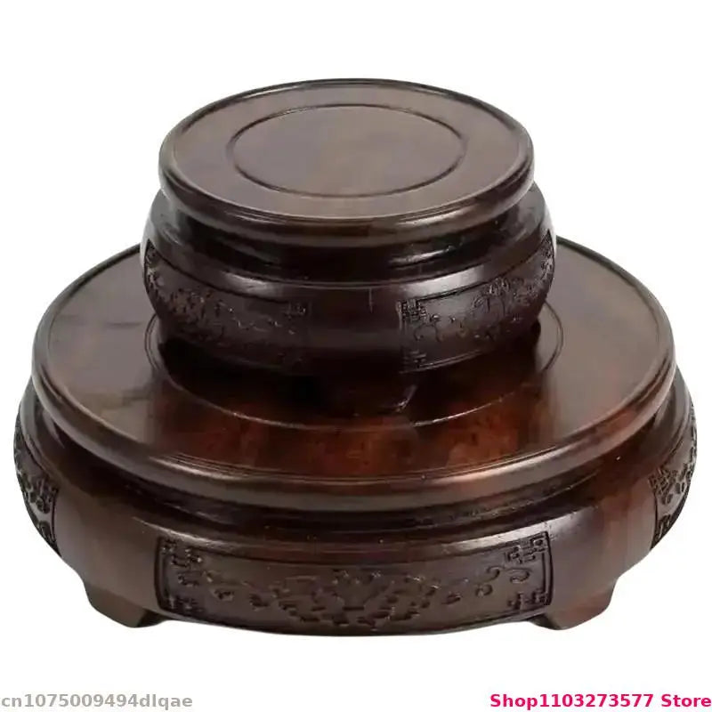 support présentation bois sculpté classique objets décoratifs marron foncé théière céramique vase petit cône