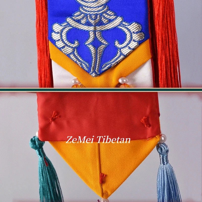 écharpe décorative ethnique brodée couleurs vives motifs floraux pompons traditionnelle intérieur temple