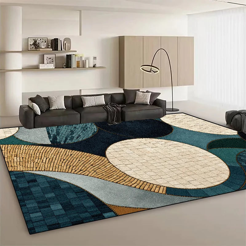 Un tapis aux motifs géométriques aux couleurs contrastées et chaleureux, parfait pour compléter ce salon moderne et minimaliste.