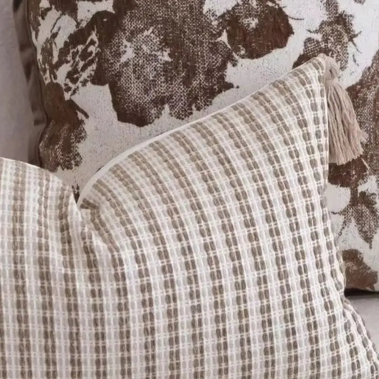 coussins décoratifs rustique motif floral opacité beige marron salon lit