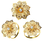 boucles serviette métal or blanc fleurs élégantes décoration table anniversaire mariage accessoires événementnels respectueux