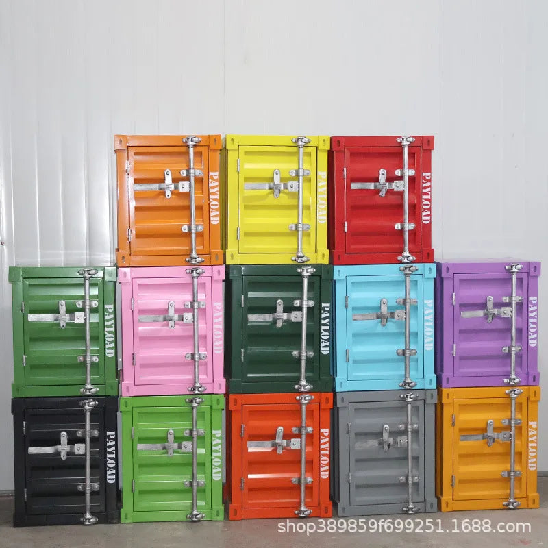 meuble rangement métal forme conteneur industriel rétro cadenas pieds antiderapants