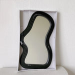 miroir moderne blanc noir or rose cadre ondulé intérieur décoration chambre salon