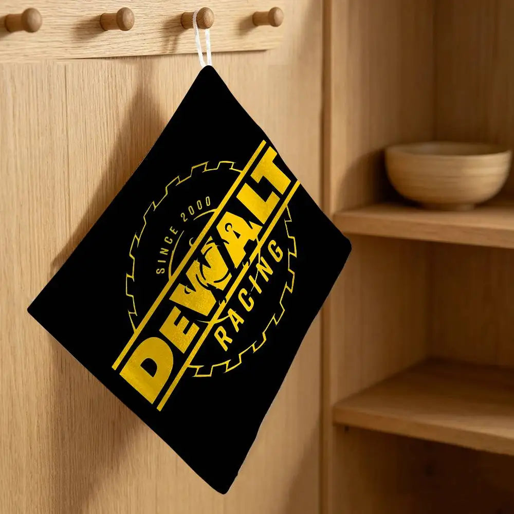 serviette cuisine jaune noir logo dewalt étoiles dorées séchage rapide pratique moderne