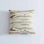 coussins décoratifs moderne peluche rayures horizontales blanc marron clair beige adhésifs