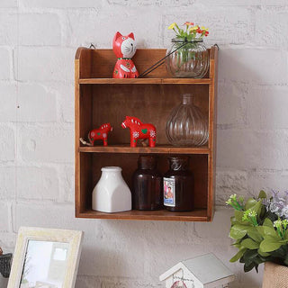 étagère murale bois trois niveaux rouge blanc figurines animaux vases verre fleurs artificielles