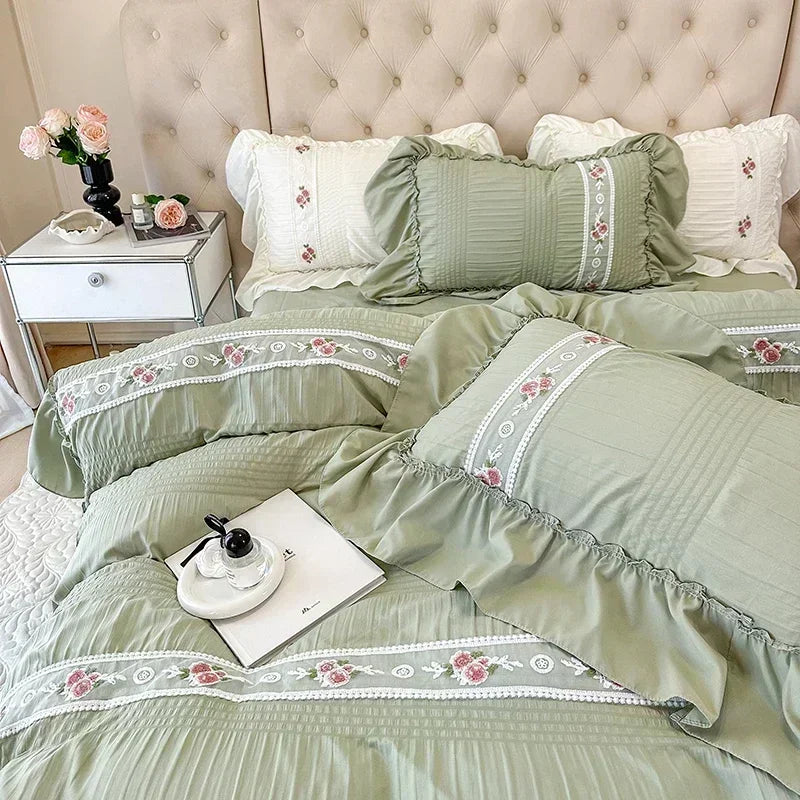 drap plat brodé rose clair classique plissé taies oreillers ensemble literie romantique