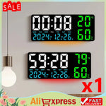 Horloge murale LED grand format blanche sur mur blanc