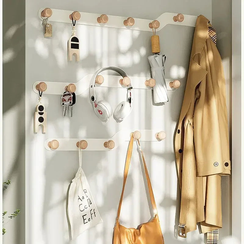 porte sacs mural moderne bois blanc fixations vis sacs clés écouteurs minimaliste