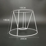 support lampe blanc grille métallique moderne cadre fer abat jour table décoration intérieur