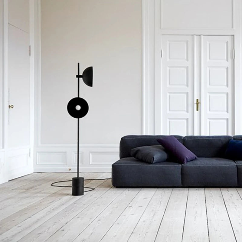 lampe sol noire moderne minimaliste deux sources lumineuses interrupteur tactile métal