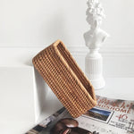 Panier rectangulaire utilisé pour ranger des fruits dans une cuisine