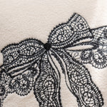 taies d'oreillers élégantes polyester chenille motif dentelle 45x45cm blanc noir decoration maison hospitalière