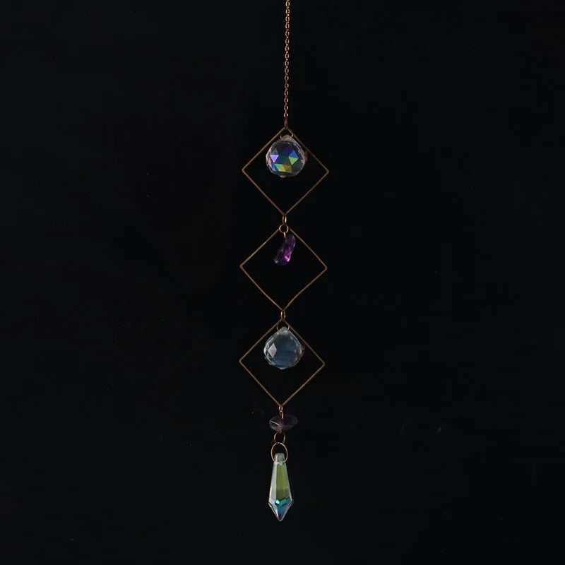 bijou pendentif cristal or bleu violet vert formes géométriques motifs oculaires translucides boho chic