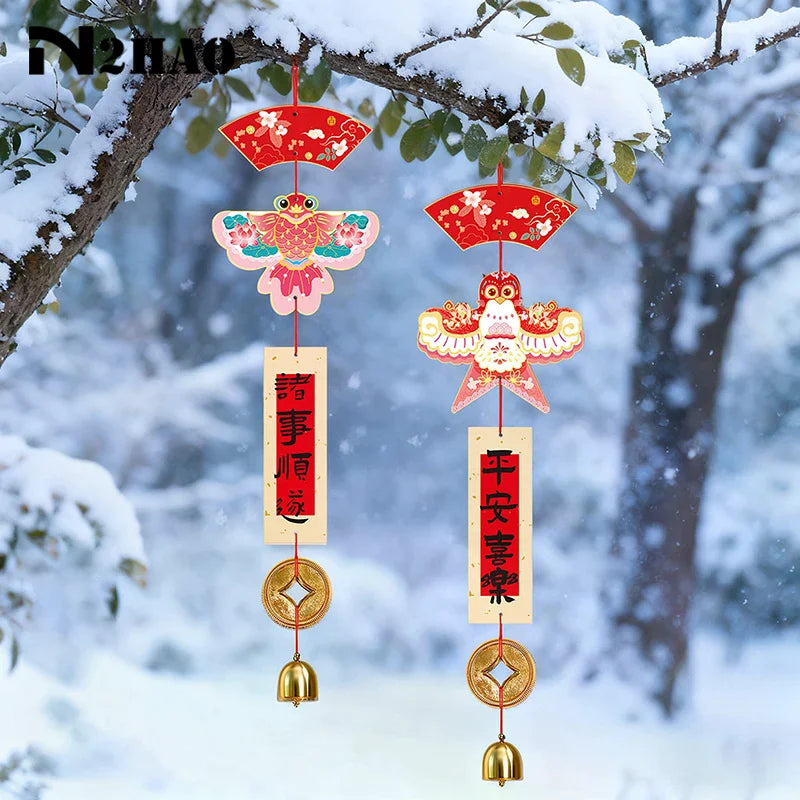 décorations nouvelles années cloches vent rouges dorées blanches oiseaux monnaies caractères chinois traditionnelles