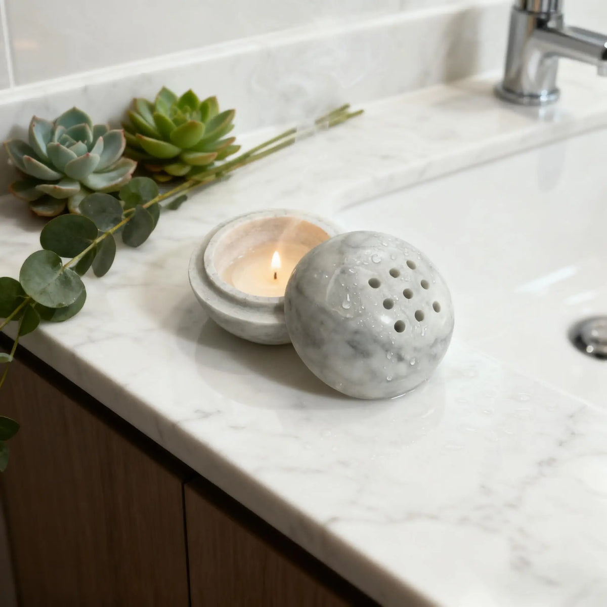 diffuseur huiles essentielles marbre blanc moderne salle bain salon decoration apaisante sophistiquée