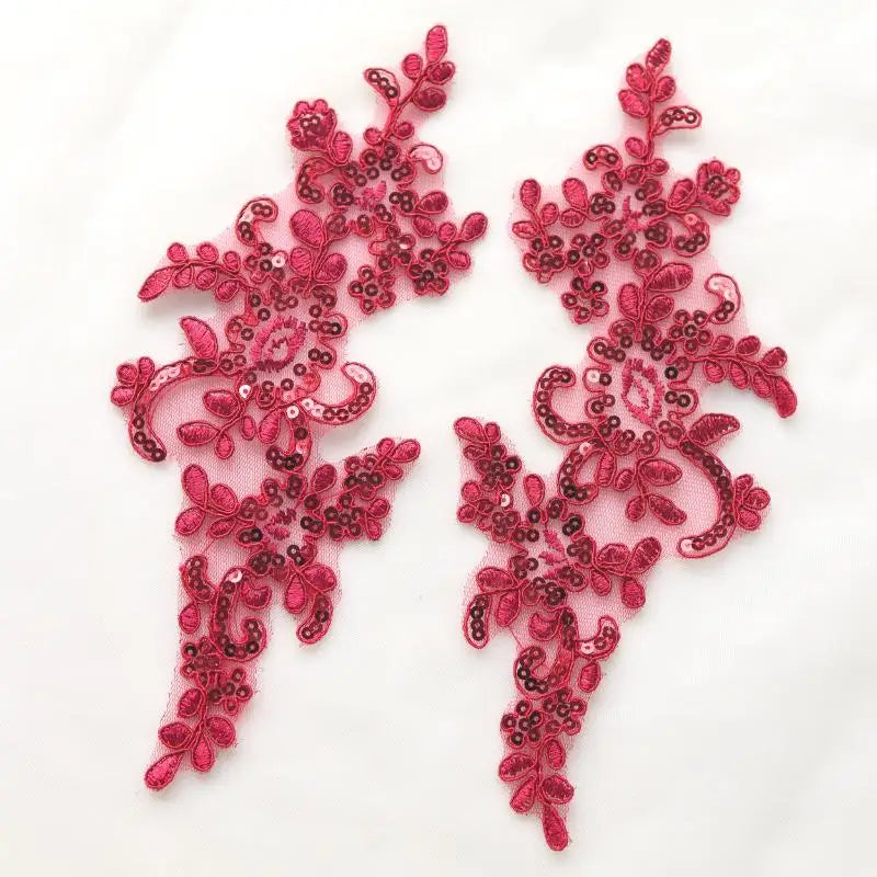 patchs tissu brodé appliques dentelle motif floral rouge bleu doré