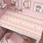 tapis rose clair motif coeur ruban cuir synthétique protection table moderne