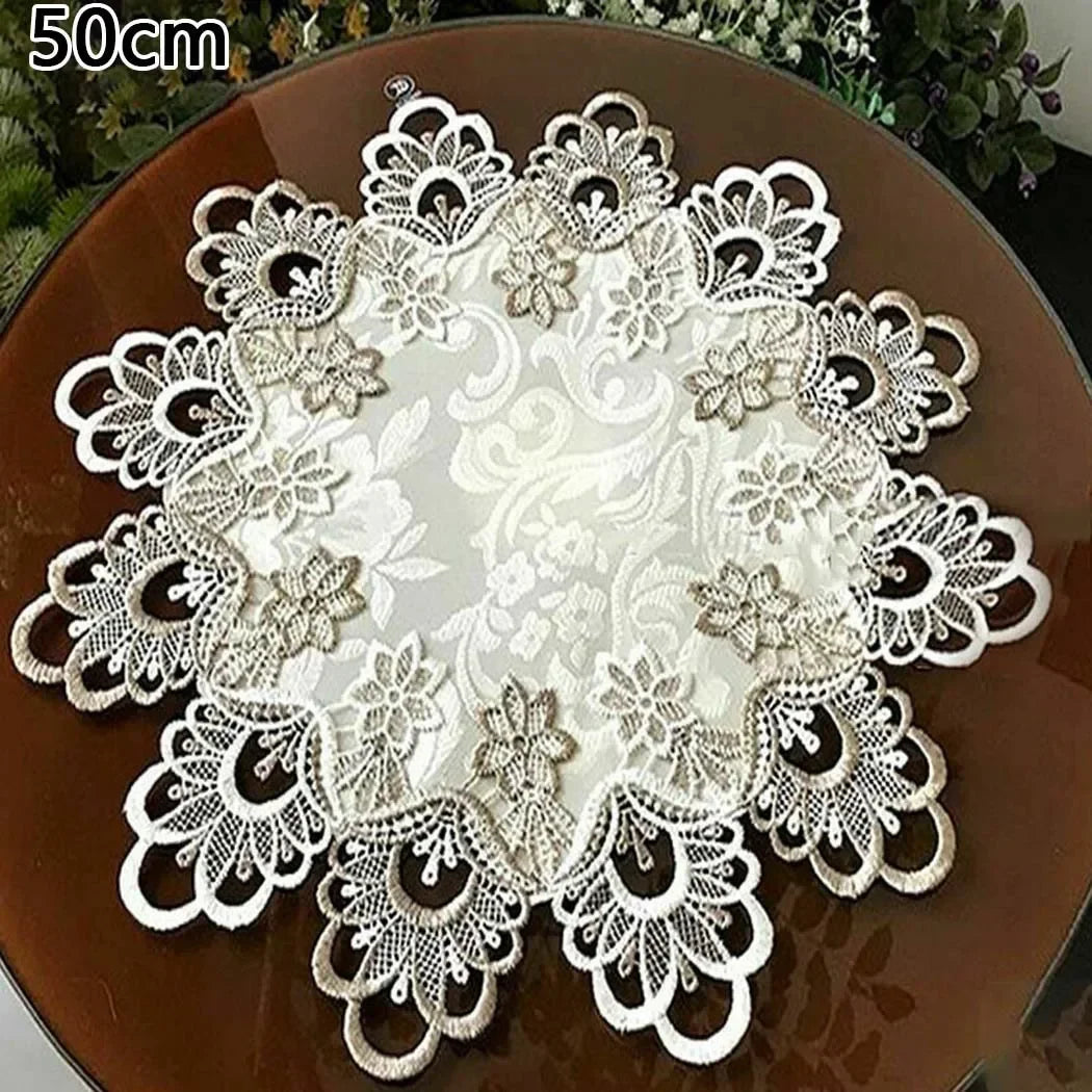 nappe dentelle motif floral table restaurant mariage extérieure imperméable semi transparent vintage romantique élégante