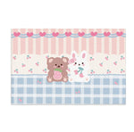 Illustration de fond de motifs à rayures roses et blanches, avec des cœurs bleus et roses, ainsi que des animaux mignons comme un ours brun et un lapin blanc.