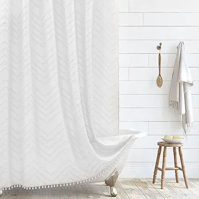 rideau douche boho blanc noir beige pompons gaufres opaques anneaux métalliques moderne salle bain