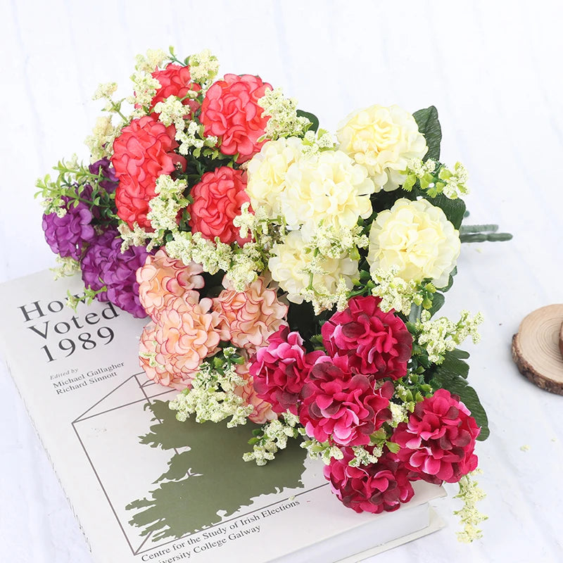 bouquet artificiel fleurs rouge rose blanc violet moderne intérieur décoration mariage festive