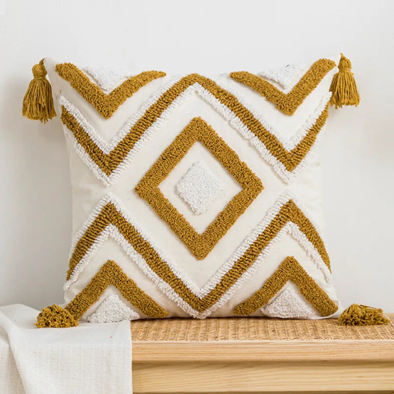 coussin décoratif moderne motif géométrique jaune gris beige texture bouclée canapé salon