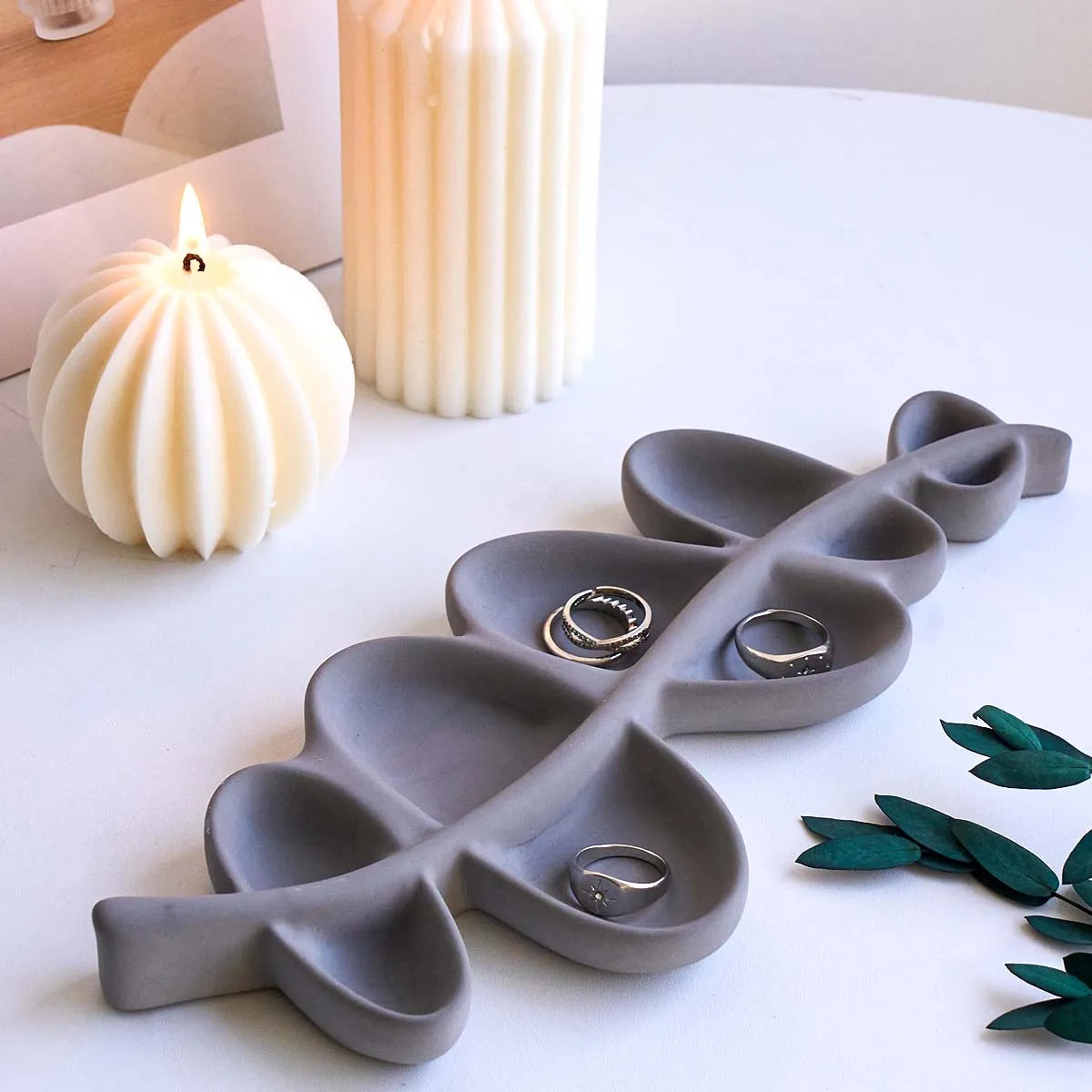 porte bijoux silicone feuille forme moderne rangement anneau boucles d'oreilles minimaliste organique déco intérieure