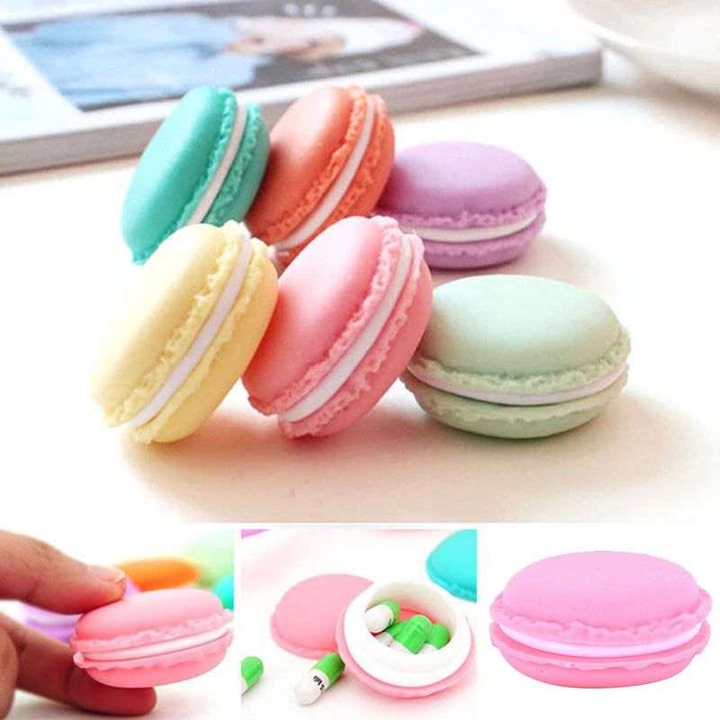 boîtes rangement forme macaron couleurs vert orange rose jaune créatif ludique capsules blanches vertes
