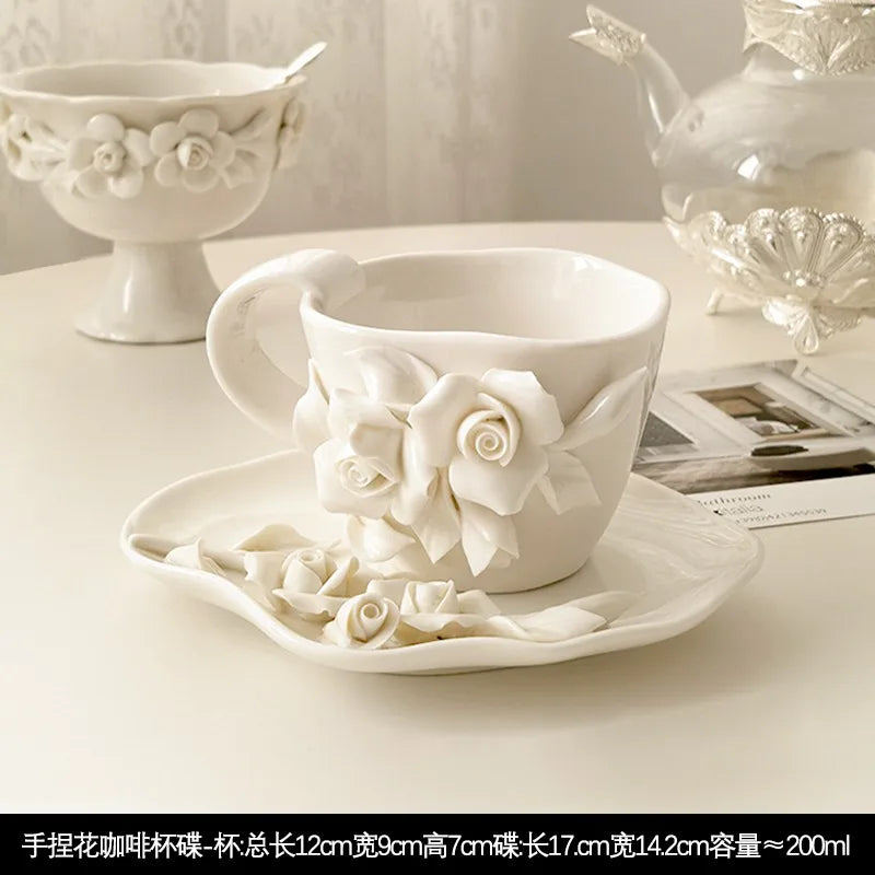 vase decoratif blanc roses relief porcelaine classique tasse bol plat boite rond coeur carreeDecoration
