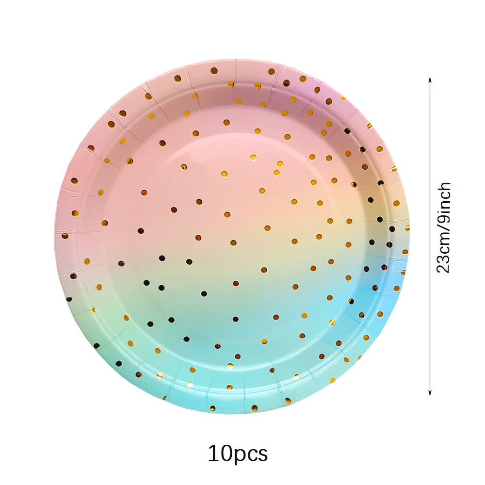 vaisselle jetable anniversaire arc ciel assiettes dorées points confettis serviettes verres festifs