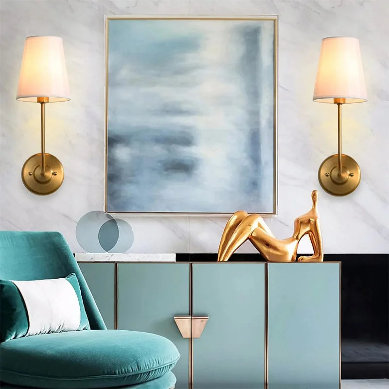 Comparaison des couleurs noire et blanche de l'applique murale
