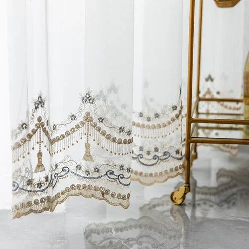 rideau fenêtre blanc doré broderie fine élégant transparent salon chambre moderne classique