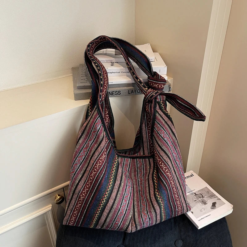 sac bandoulière toile rayée noir blanc femme polyvalent fourre tout décontracté boho chic fermé