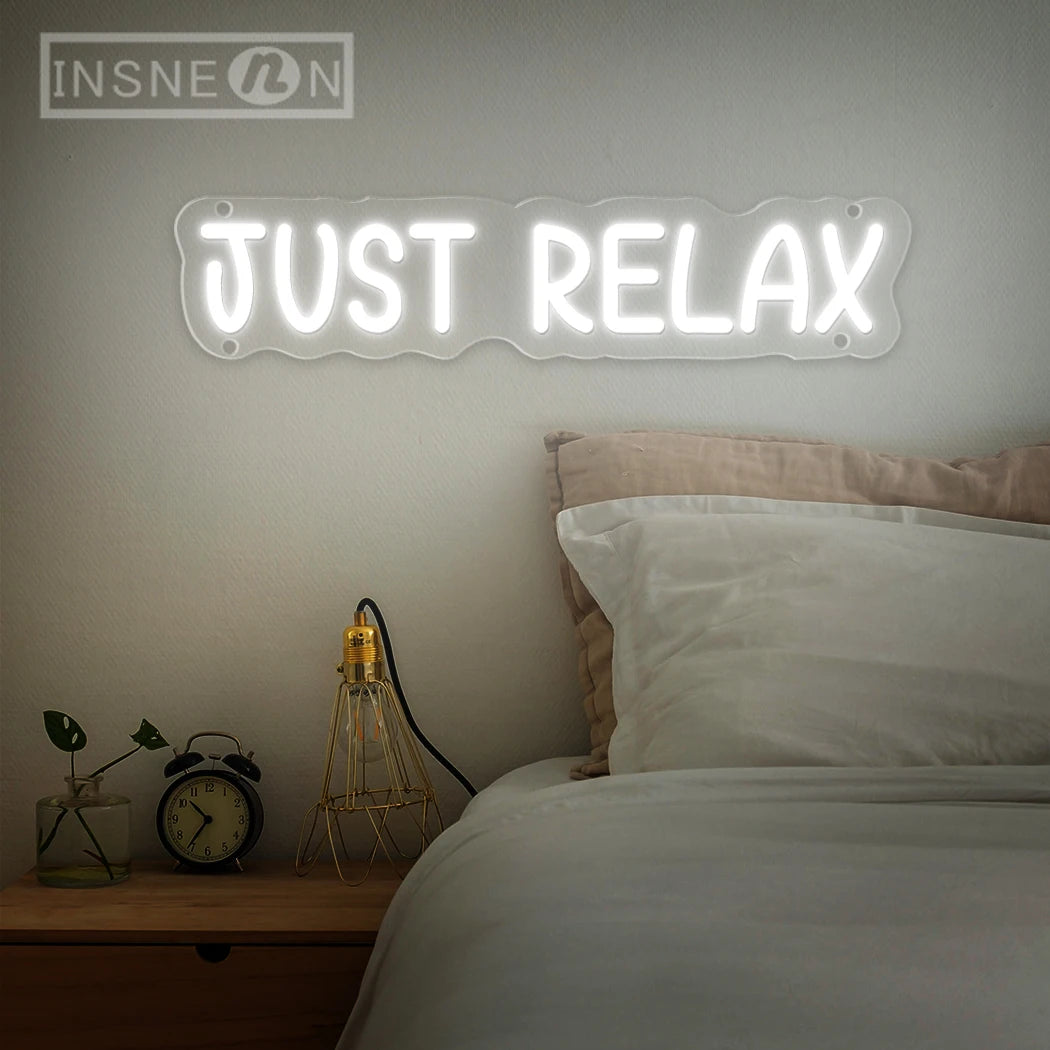 néon lumineux JUST RELAX blanc moderne câble USB interrupteur ON/OFF fixations chambre décoration festive