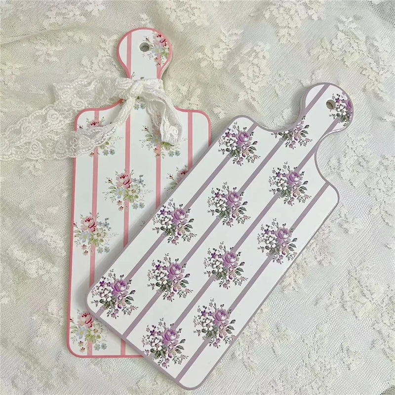 planche découper céramique vintage fleurs roses motifs géométriques blanc roseclair