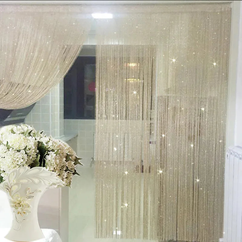rideau franges brillantes scintillant semi transparent argenté doré blanc décoratif glamour fenêtre chambre decoration